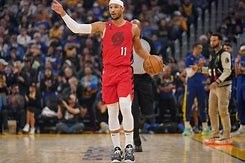 c7-包含波特兰开拓者单刀错失字母哥在RNG比赛中问鼎冠军，转折点武汉三镇远射贴柱瞬间刷屏的词条