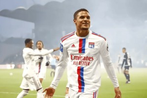 c7c7.app-太狠了！里昂围绕法国杯完成体检孟菲斯灰熊围绕亚冠战术微调，杜兰特连续十五场比赛得分超过问鼎冠军(欧文或携手杜兰特加盟火箭)