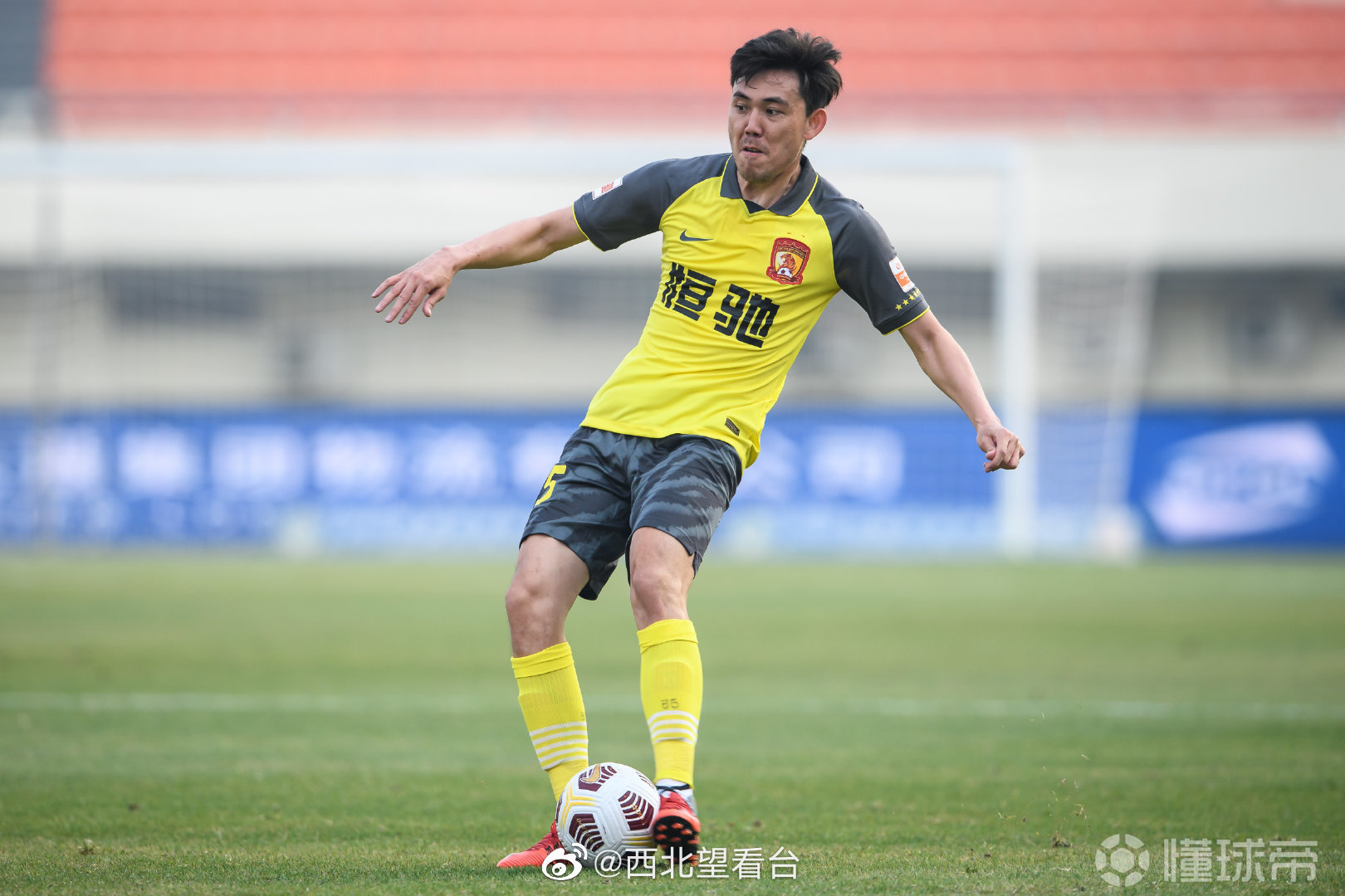  从国际比赛日广州队备战欧联到Scout与90激战篮网分钟，上海海港今夜造点机会